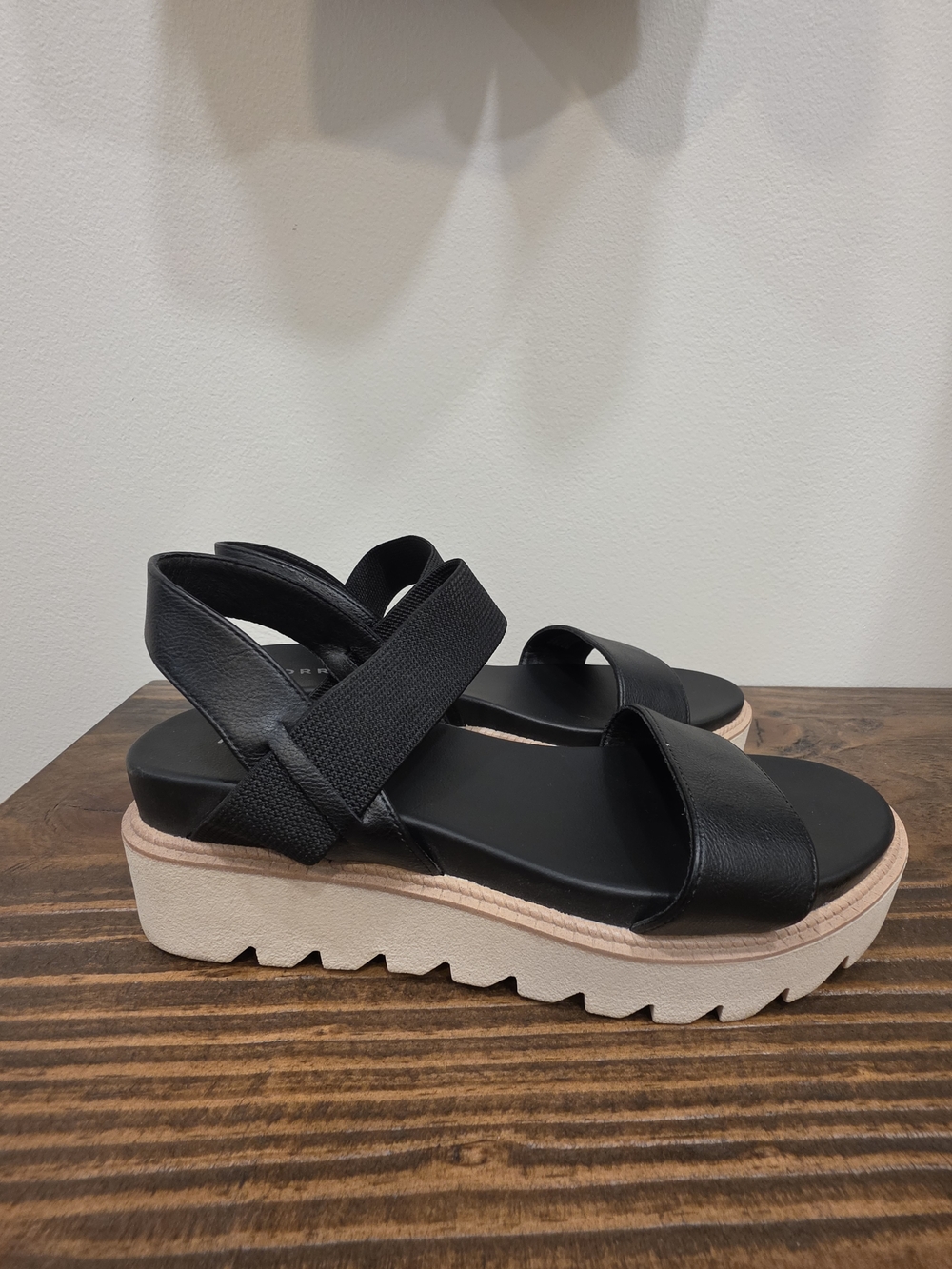 torrid Black Platform Slingback Sandals with Contrast Sole - Picture 4 of 9